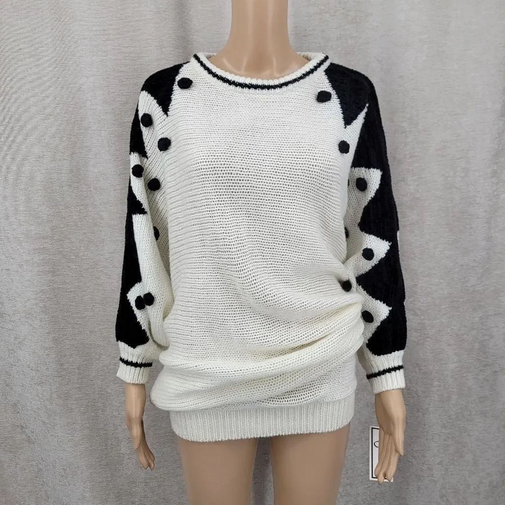Carducci Black and White Geometric Pom Pom  Women's Batwing Sweater Vintage